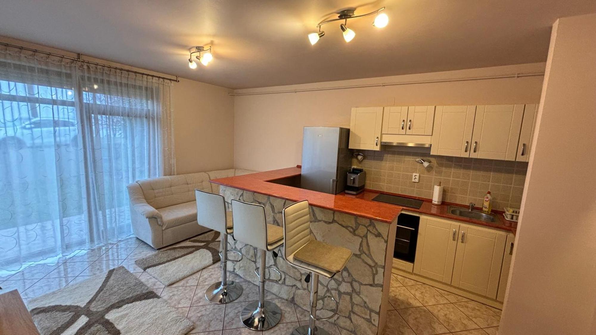 Makra-Teto Oeregtoelgy Apartman Pětikostelí Exteriér fotografie