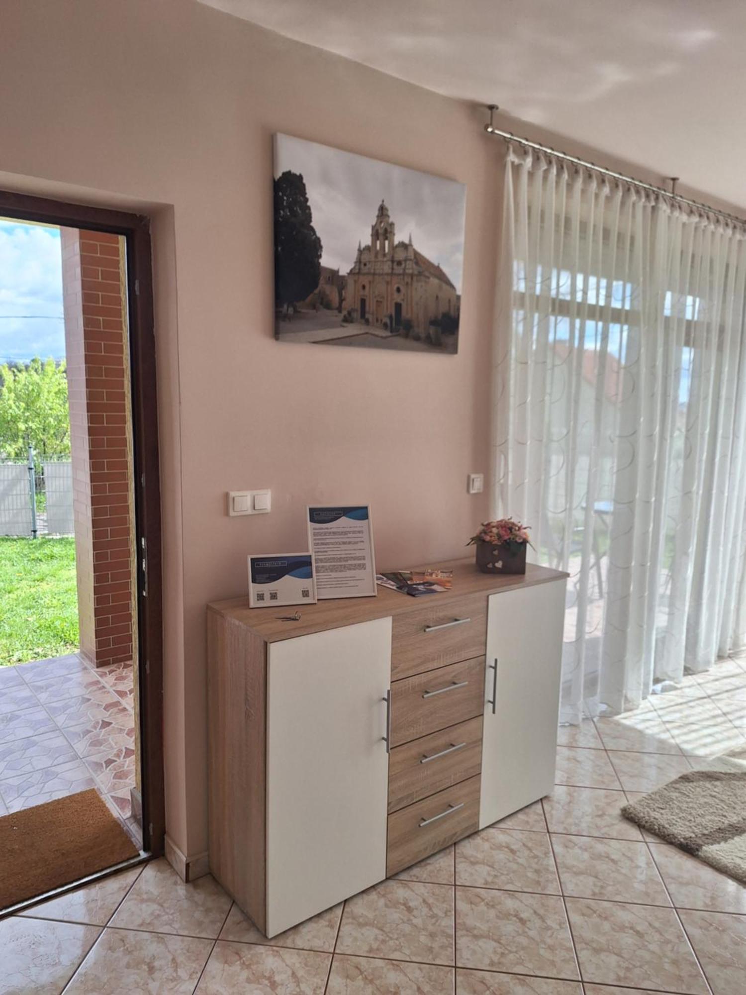 Makra-Teto Oeregtoelgy Apartman Pětikostelí Exteriér fotografie